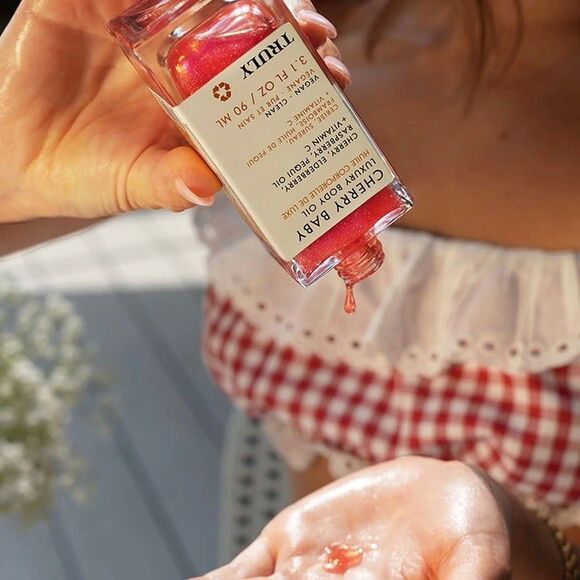 TRULY Beauty: Cherry Baby Luxury Body Oil - Picture 5 of 9